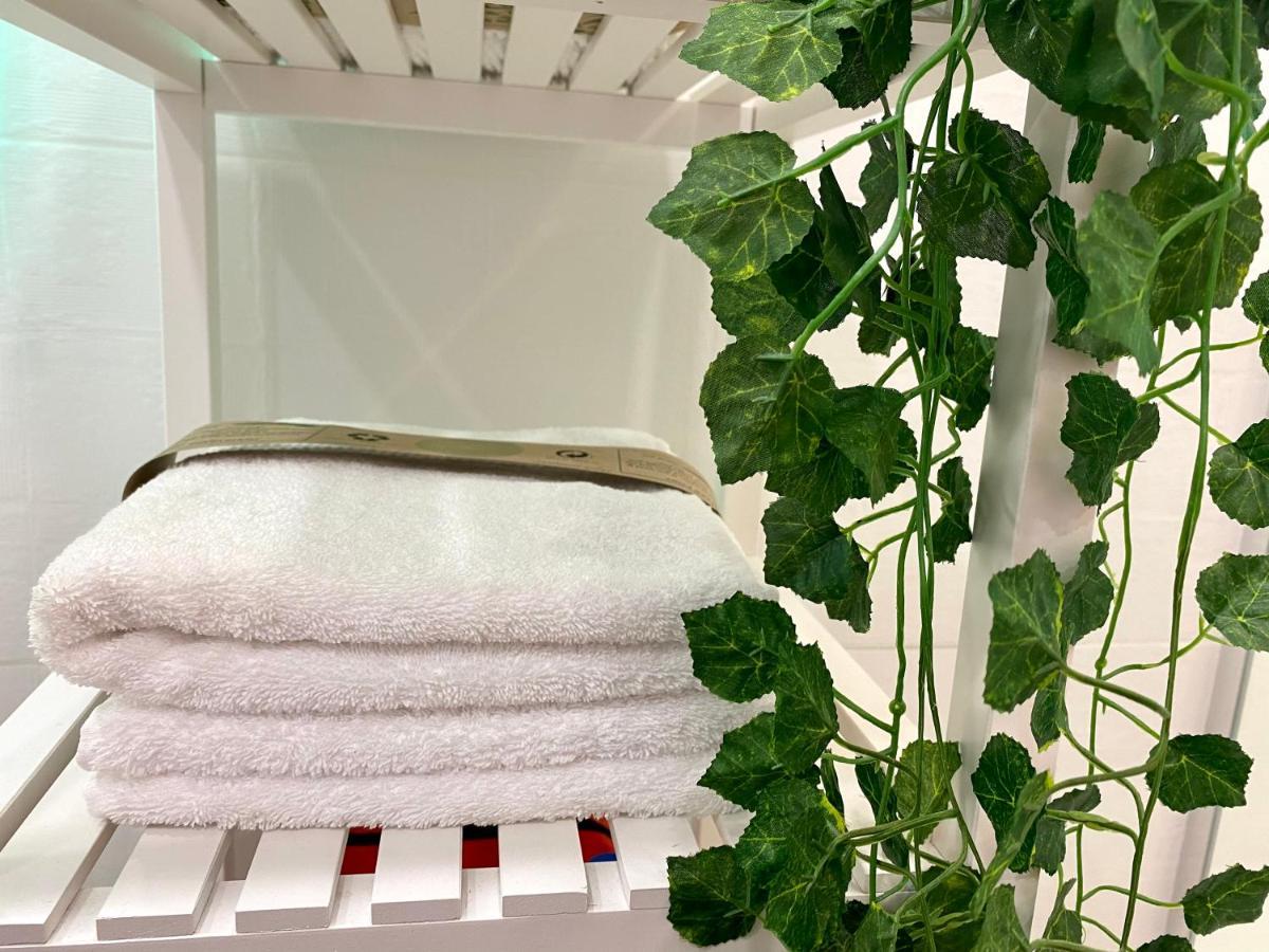 Apto De Invitados Montes De Málaga- Climatized Pool&garden Appartamento
