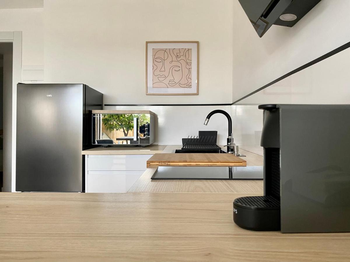 Breeze - Private Heated Pool Apartment