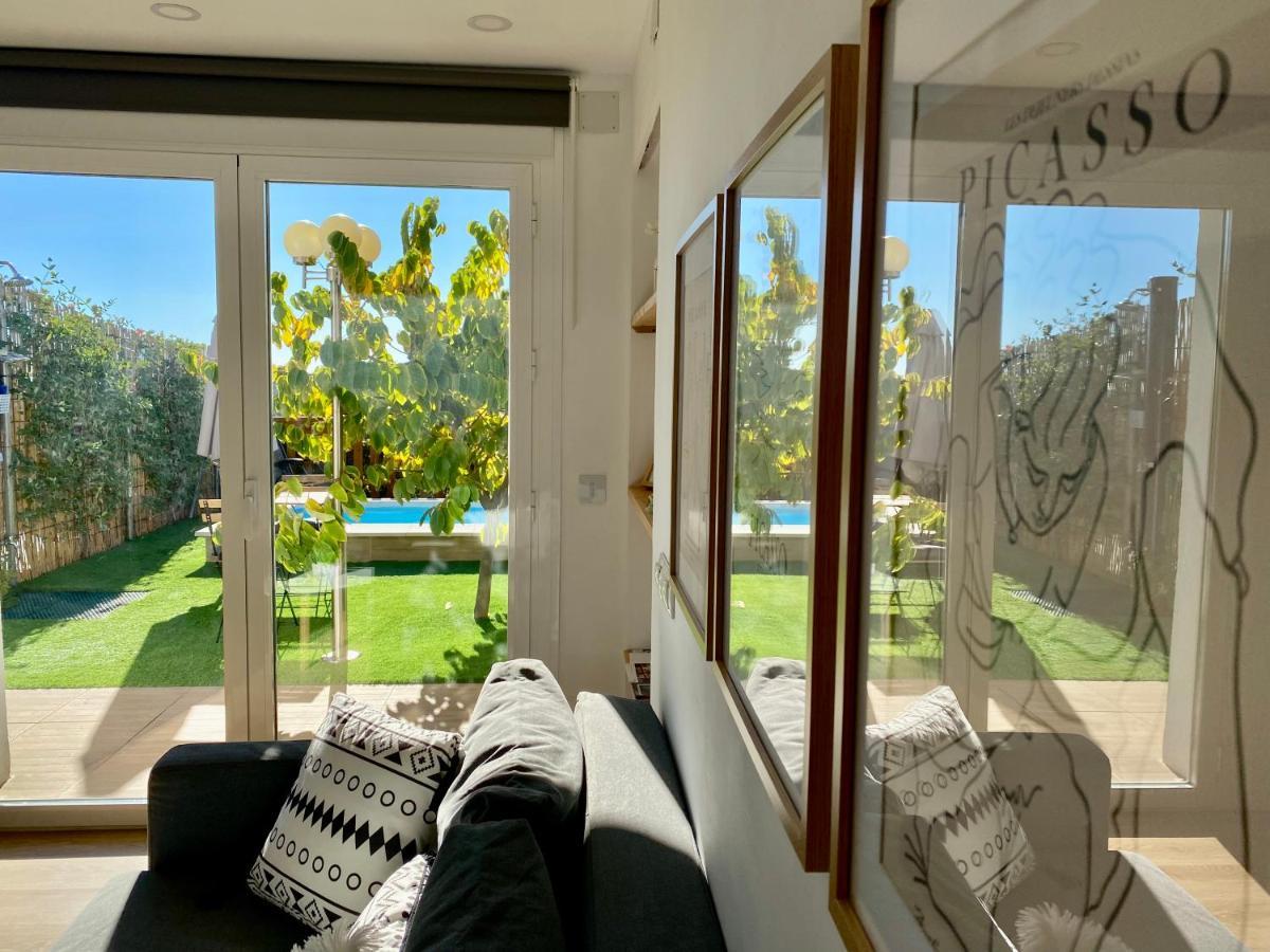 Breeze - Private Heated Pool Apartment